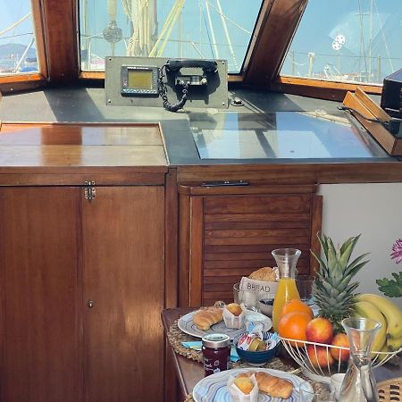 Sailing Nights Boat&Breakfast Hotel Алгеро Екстериор снимка