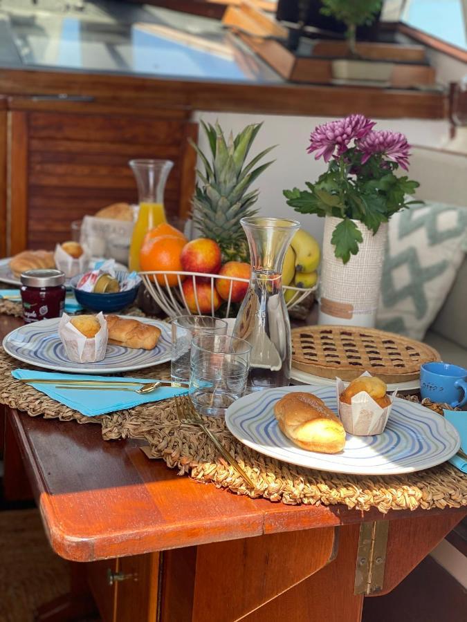 Sailing Nights Boat&Breakfast Hotel Алгеро Екстериор снимка